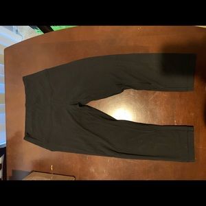 Lululemon align 21’ crop color black